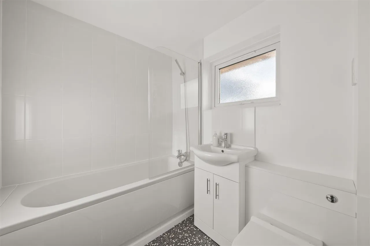 Beaulieu Close, Hounslow, photo 7