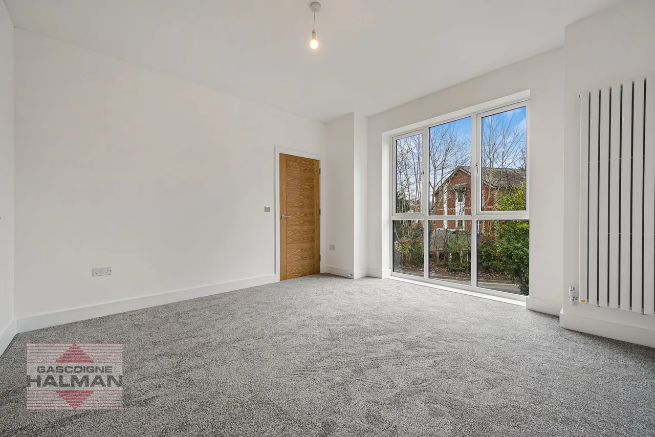 Brooklands Crescent, Sale, photo 22