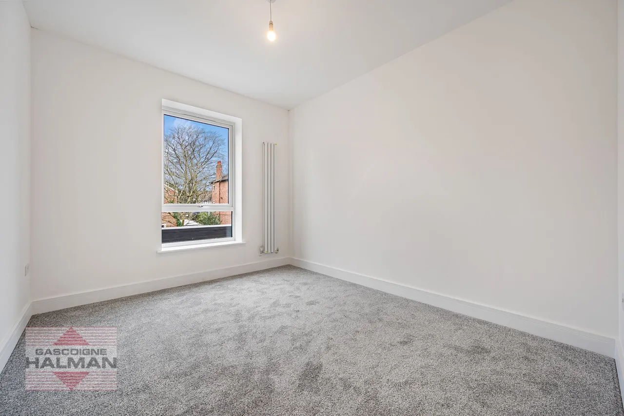 Brooklands Crescent, Sale, photo 30
