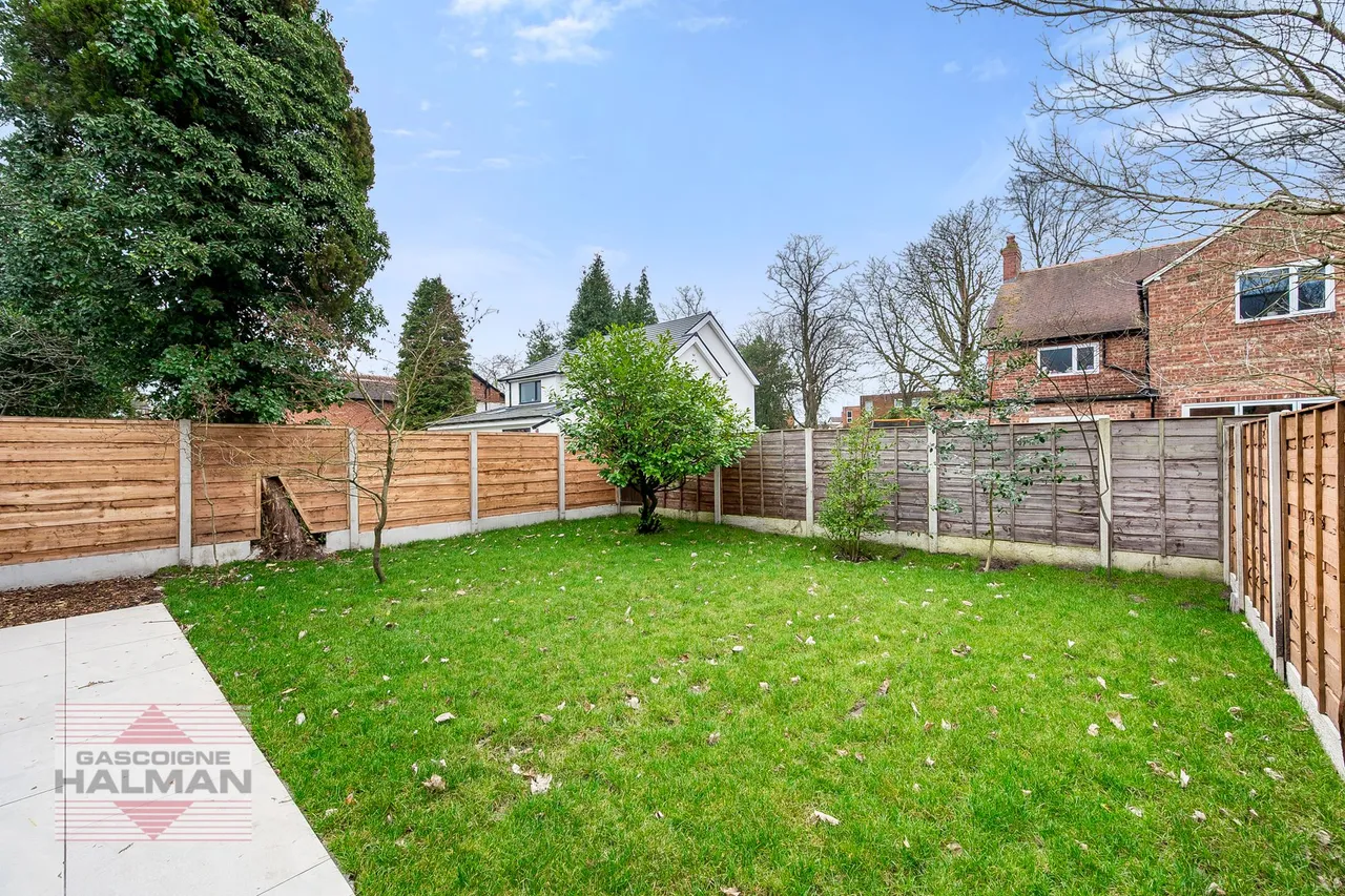 Brooklands Crescent, Sale, photo 44
