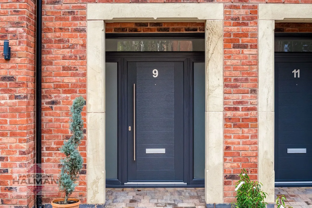 Brooklands Crescent, Sale, photo 40