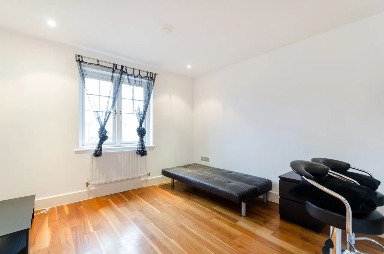 Flat 4, 322 Ewell Road, Surbiton, photo 4