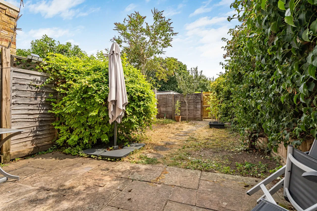 Larkfield, Cobham, KT11, photo 9