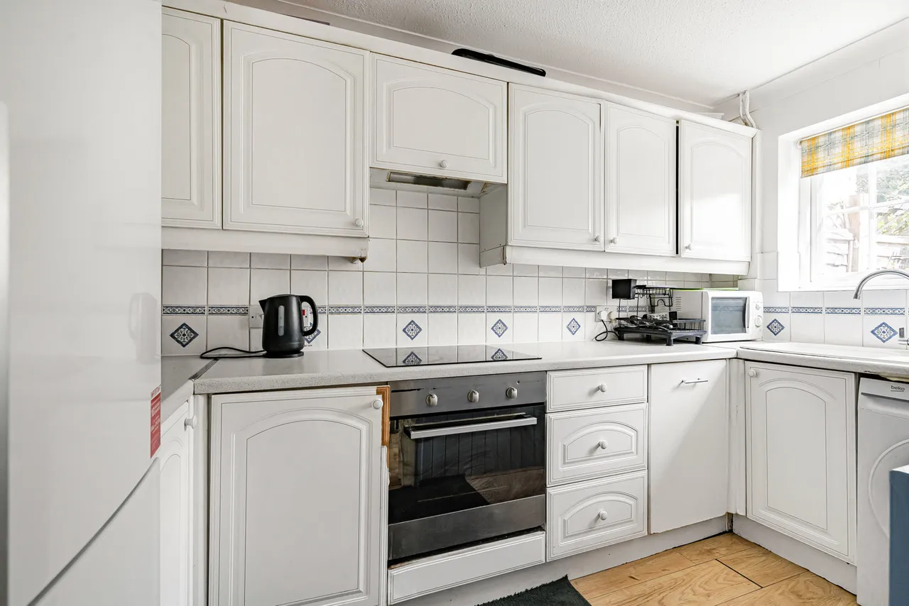 Larkfield, Cobham, KT11, photo 2