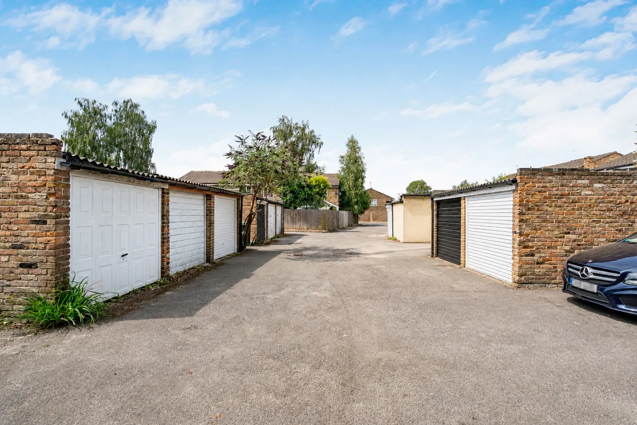Larkfield, Cobham, KT11, photo 11