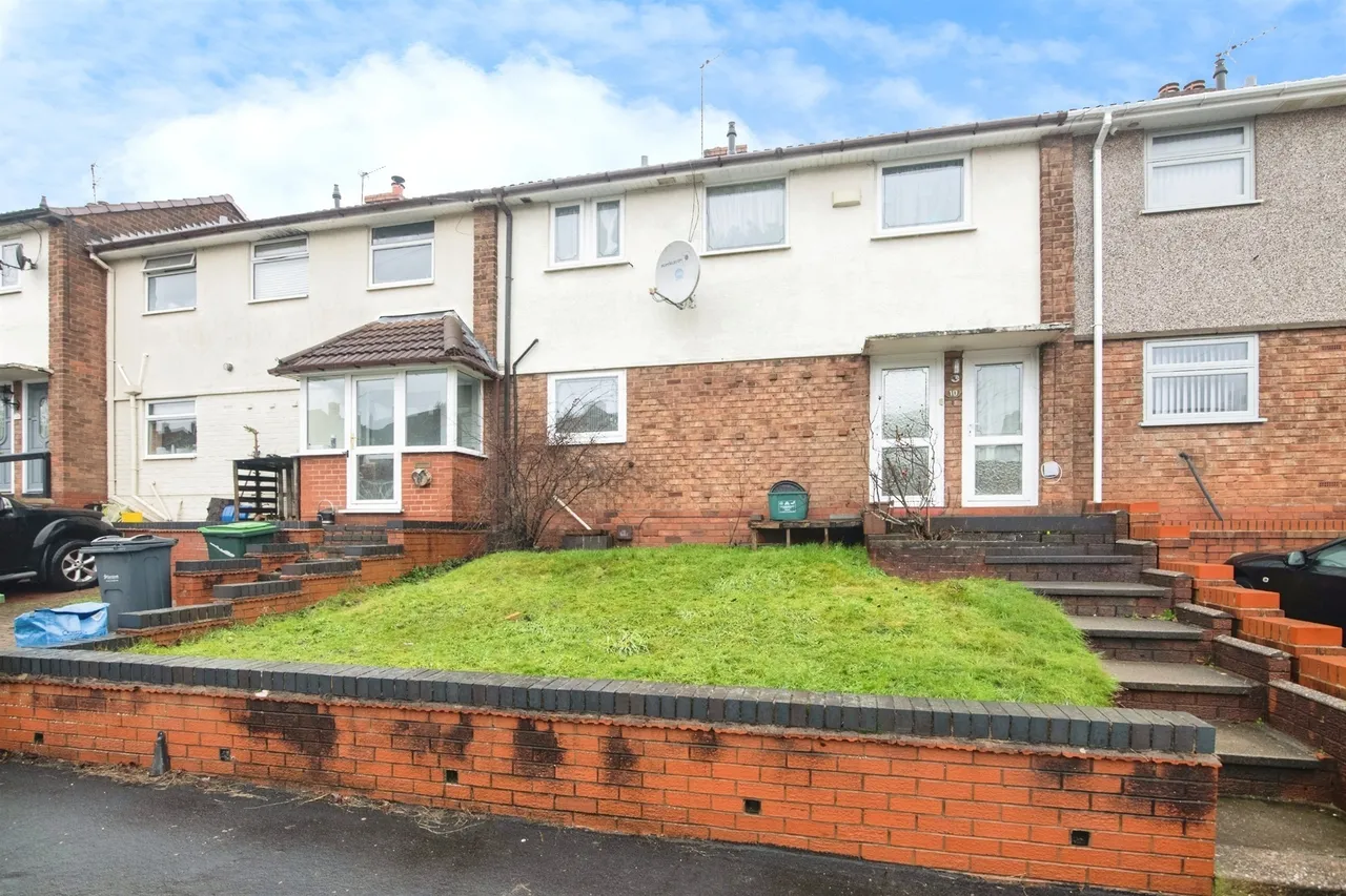 3 bed house for sale — Oldacre Road, Oldbury