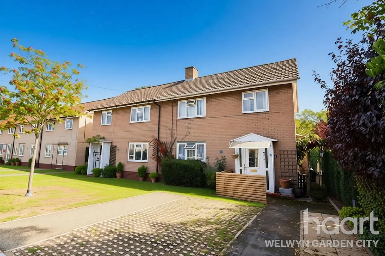 3 bed house for sale, The Wade, Welwyn Garden City, AL7