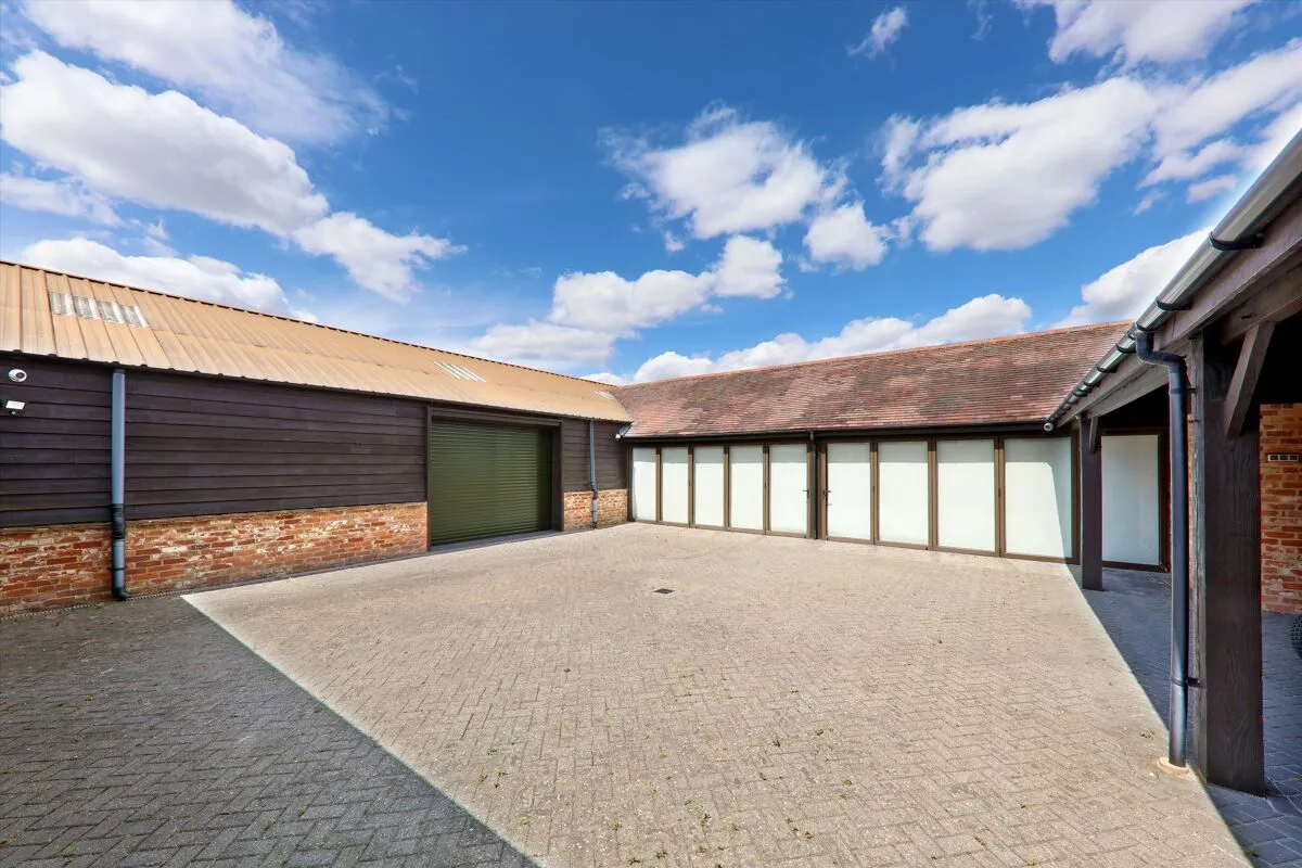 Bottle Lane, Warfield, RG42, photo 25