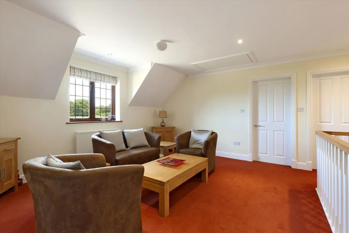 Bottle Lane, Warfield, RG42, photo 12