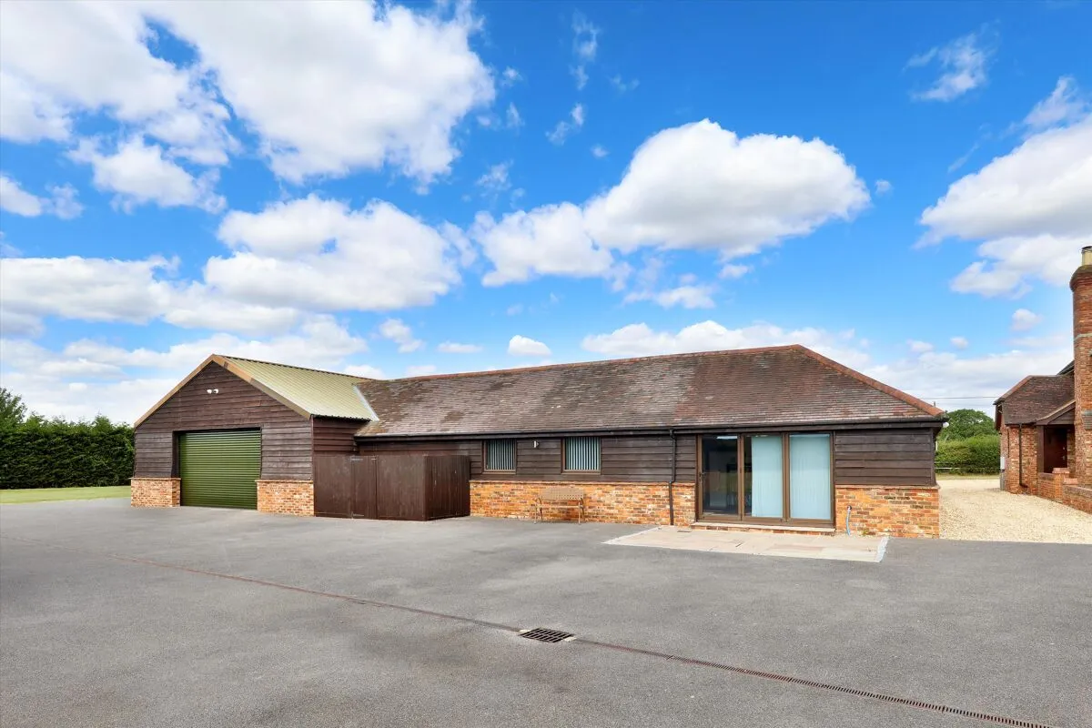Bottle Lane, Warfield, RG42, photo 20
