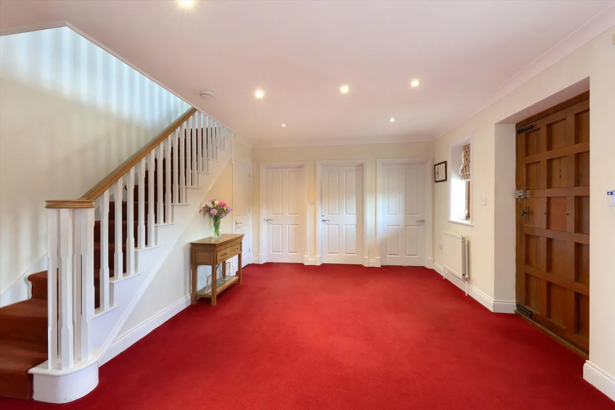 Bottle Lane, Warfield, RG42, photo 6