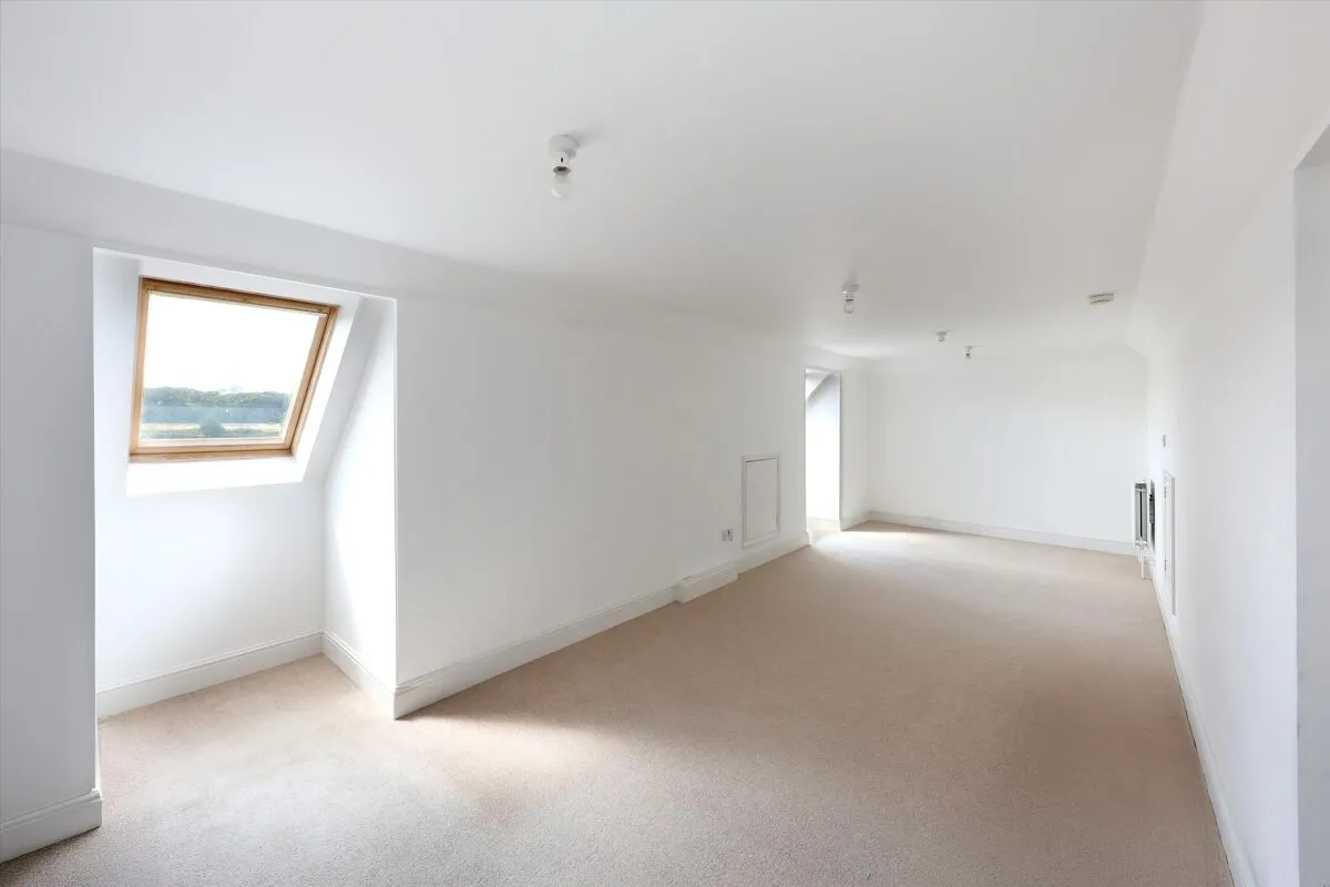 Bottle Lane, Warfield, RG42, photo 18