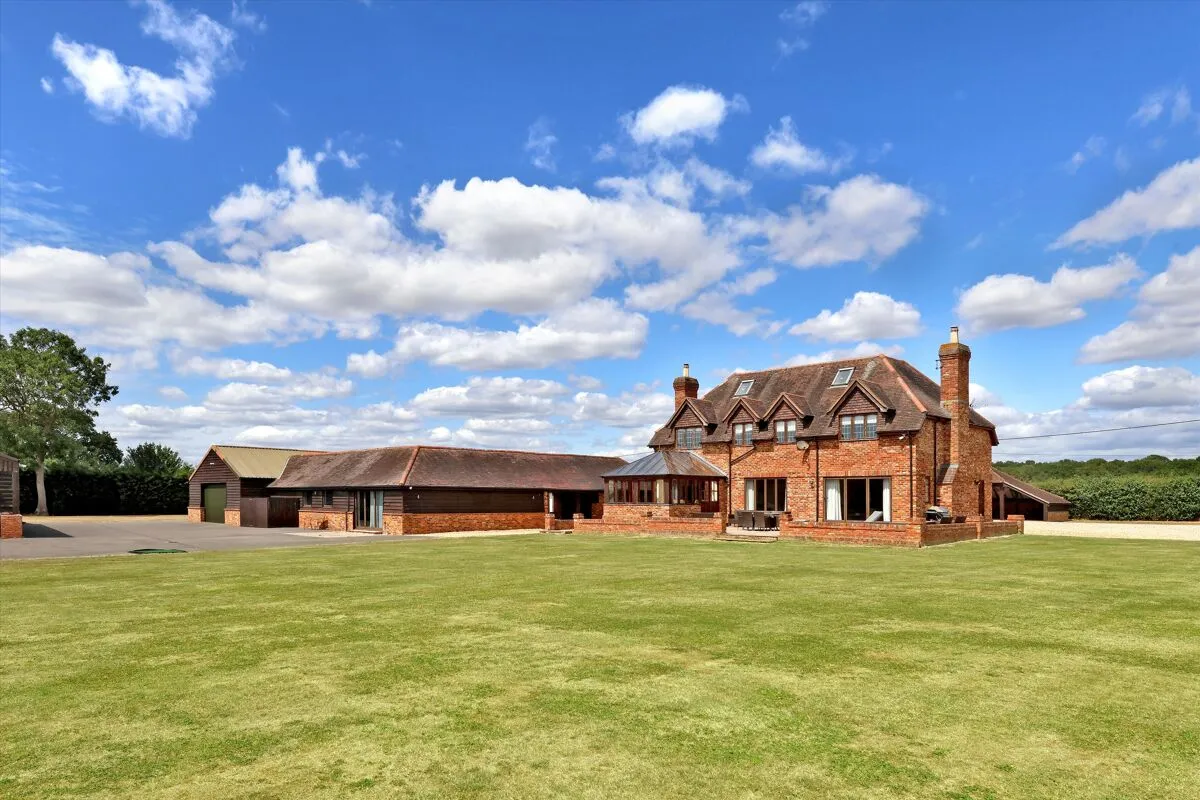 Bottle Lane, Warfield, RG42, photo 5
