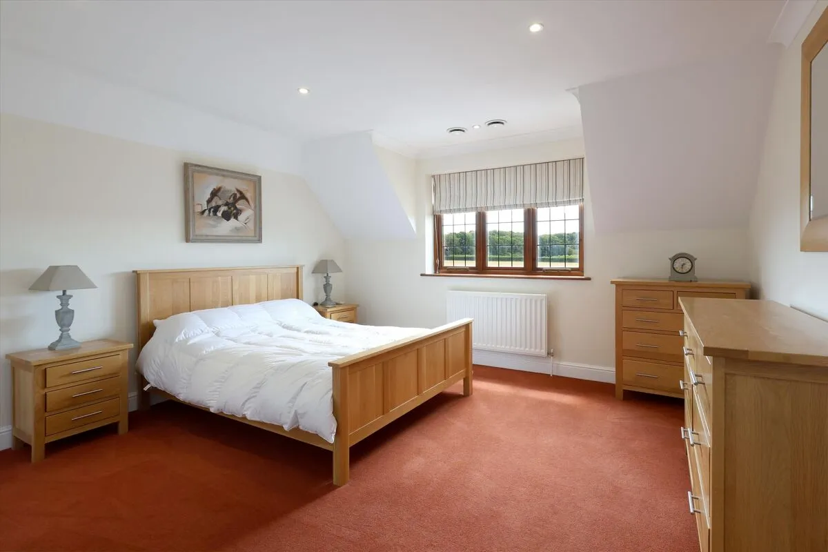 Bottle Lane, Warfield, RG42, photo 14