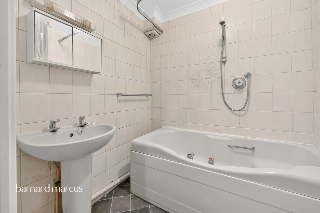 Brighton Road, South Croydon, CR2, photo 14