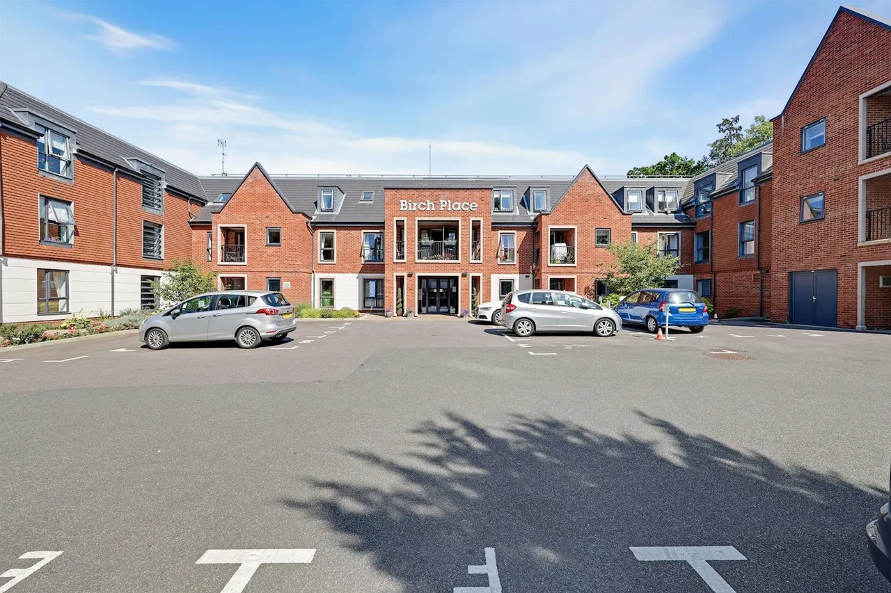 Dukes Ride, Crowthorne, RG45, photo 17