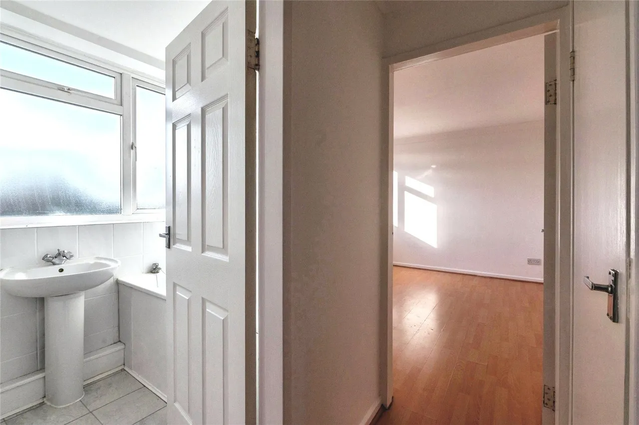 Timberlog Lane, Basildon, Essex, SS14, photo 11