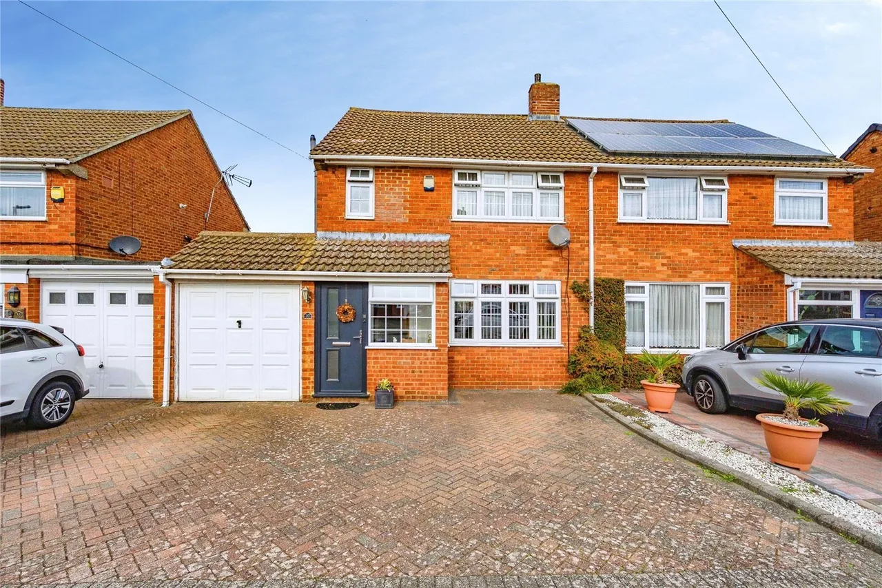 3 bed house for sale, Buckwood Avenue, Dunstable, LU5