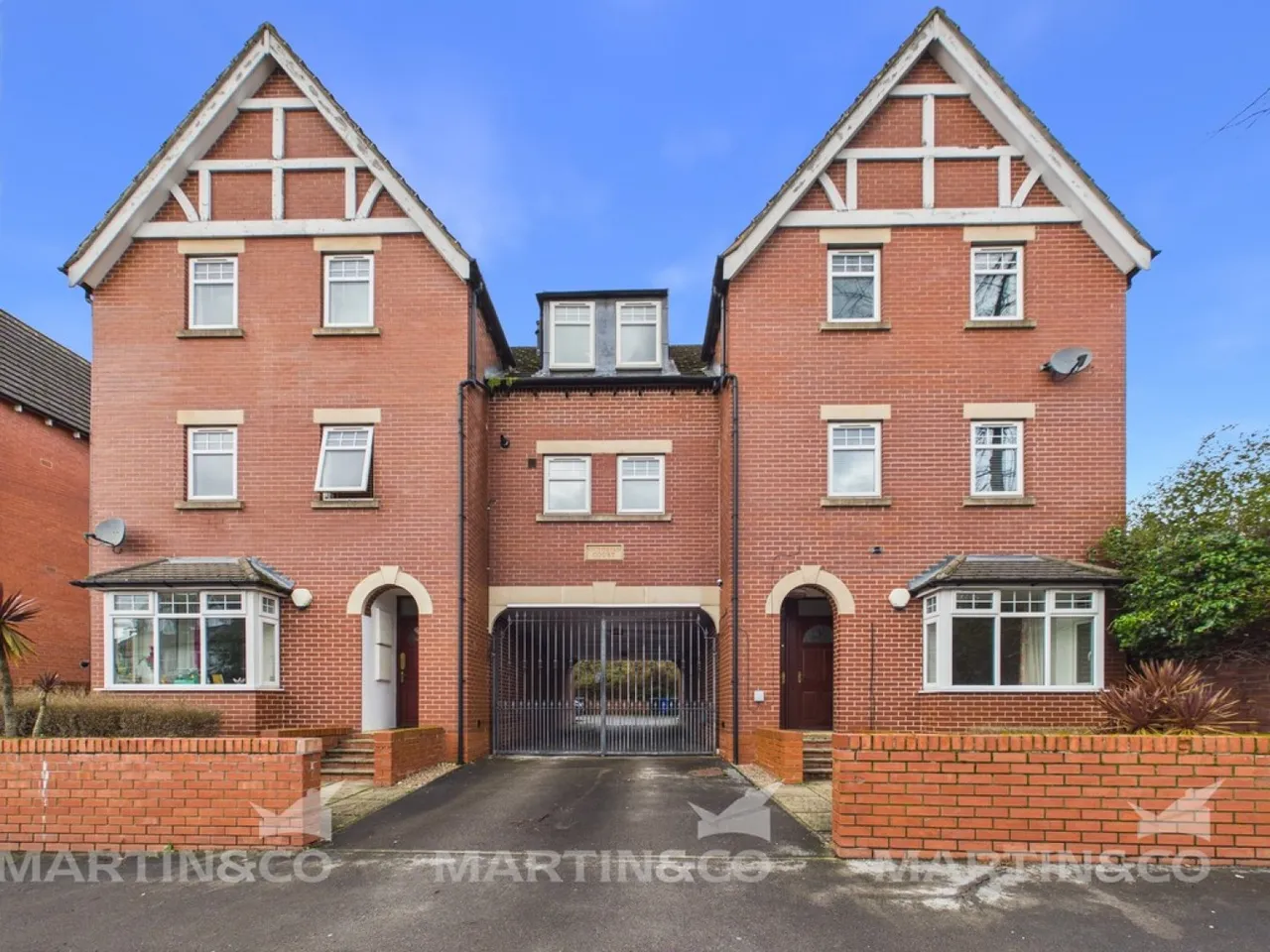 2 bed flat for sale — Victorian Crescent, Doncaster, South Yorkshire