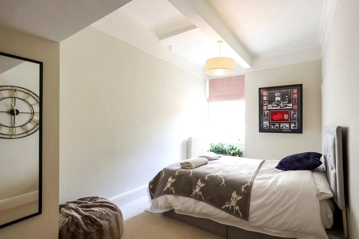 Suffolk Square, Cheltenham, GL50, photo 7