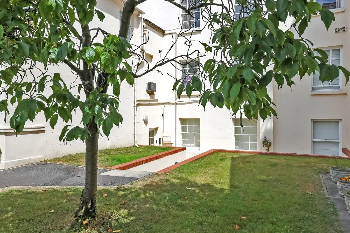 Suffolk Square, Cheltenham, GL50, photo 14