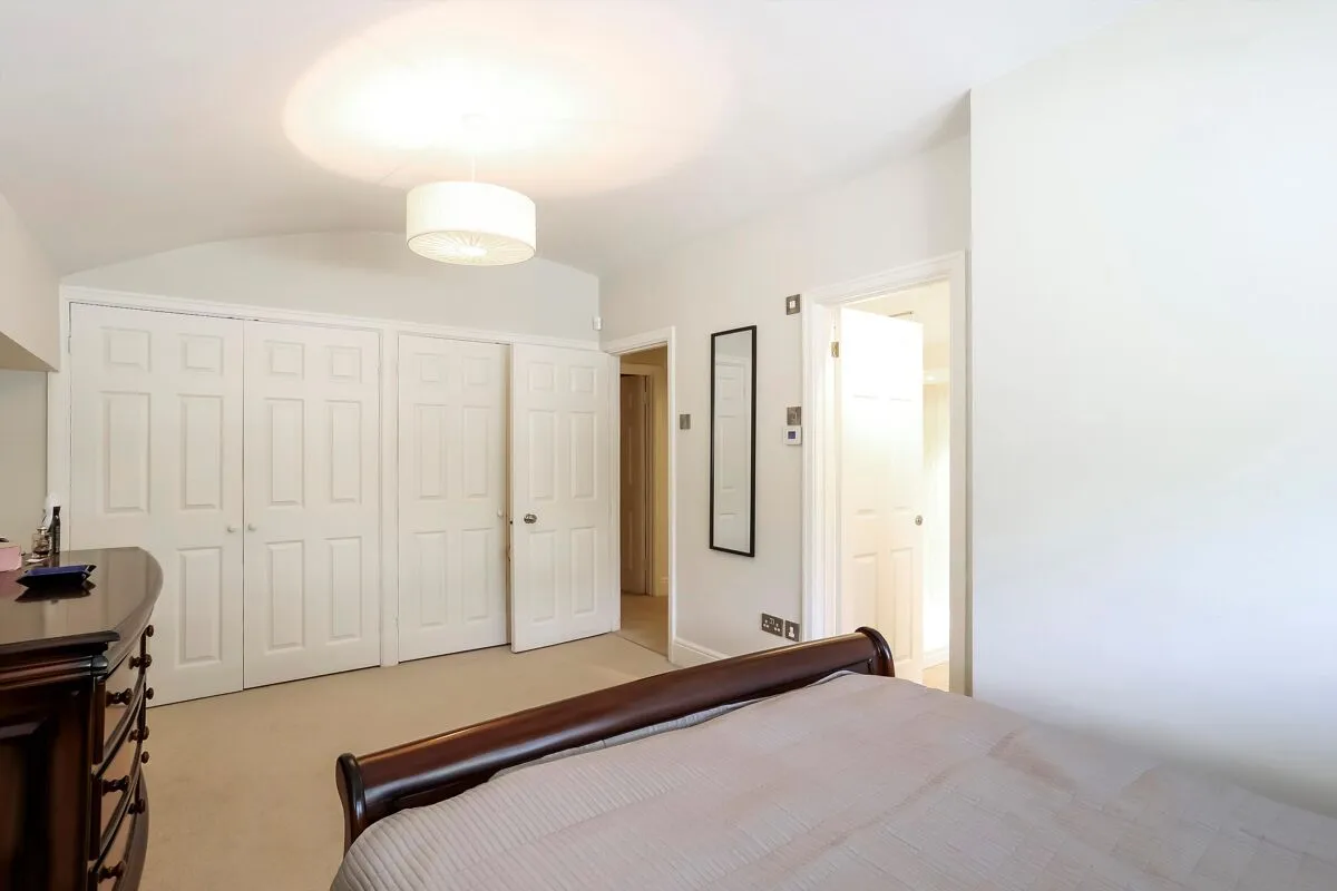 Suffolk Square, Cheltenham, GL50, photo 9