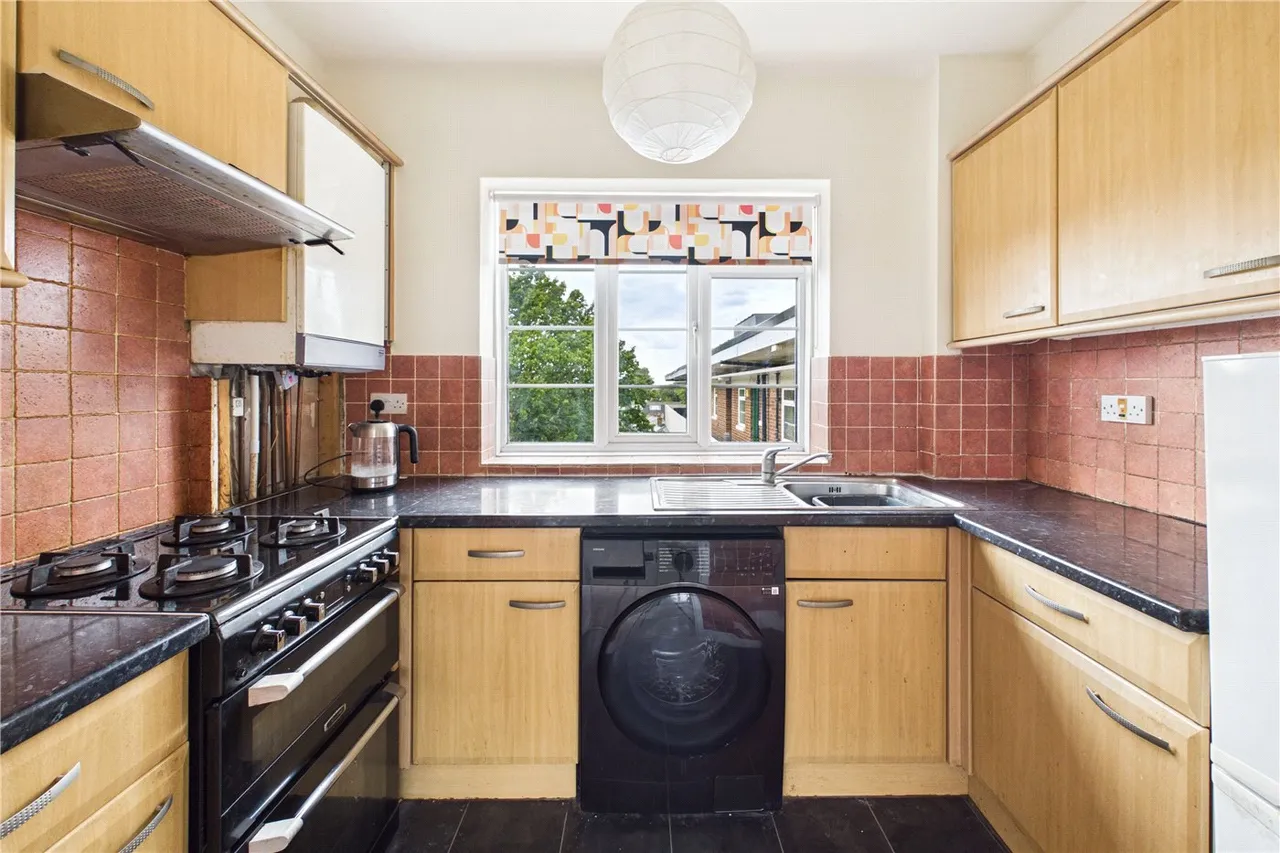 New Park Road, London, SW2, photo 2