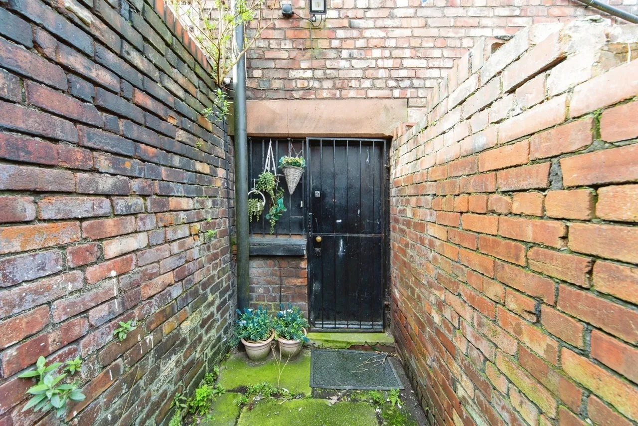 Walton Village, Walton, L4, photo 2