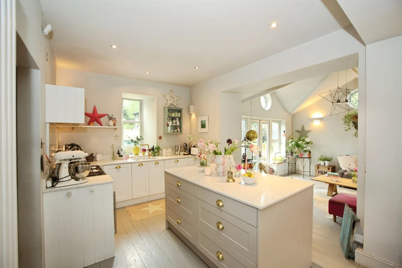 School Road, Pontyclun, CF72, photo 3