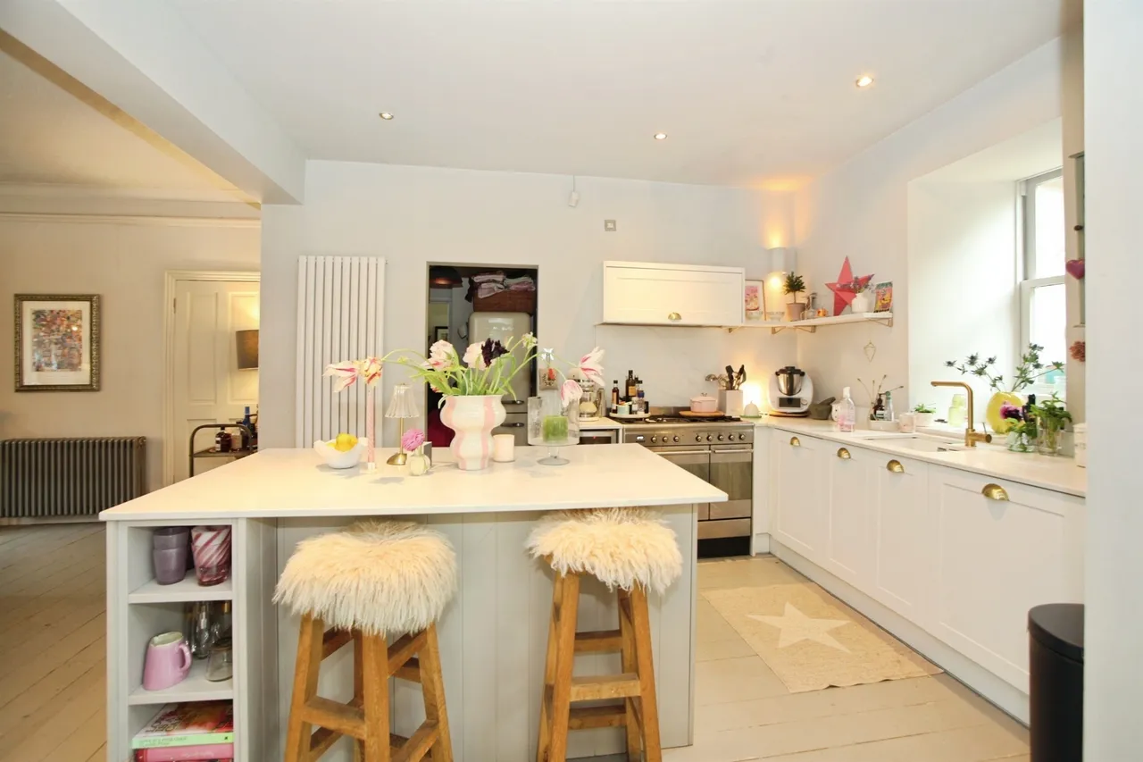 School Road, Pontyclun, CF72, photo 15