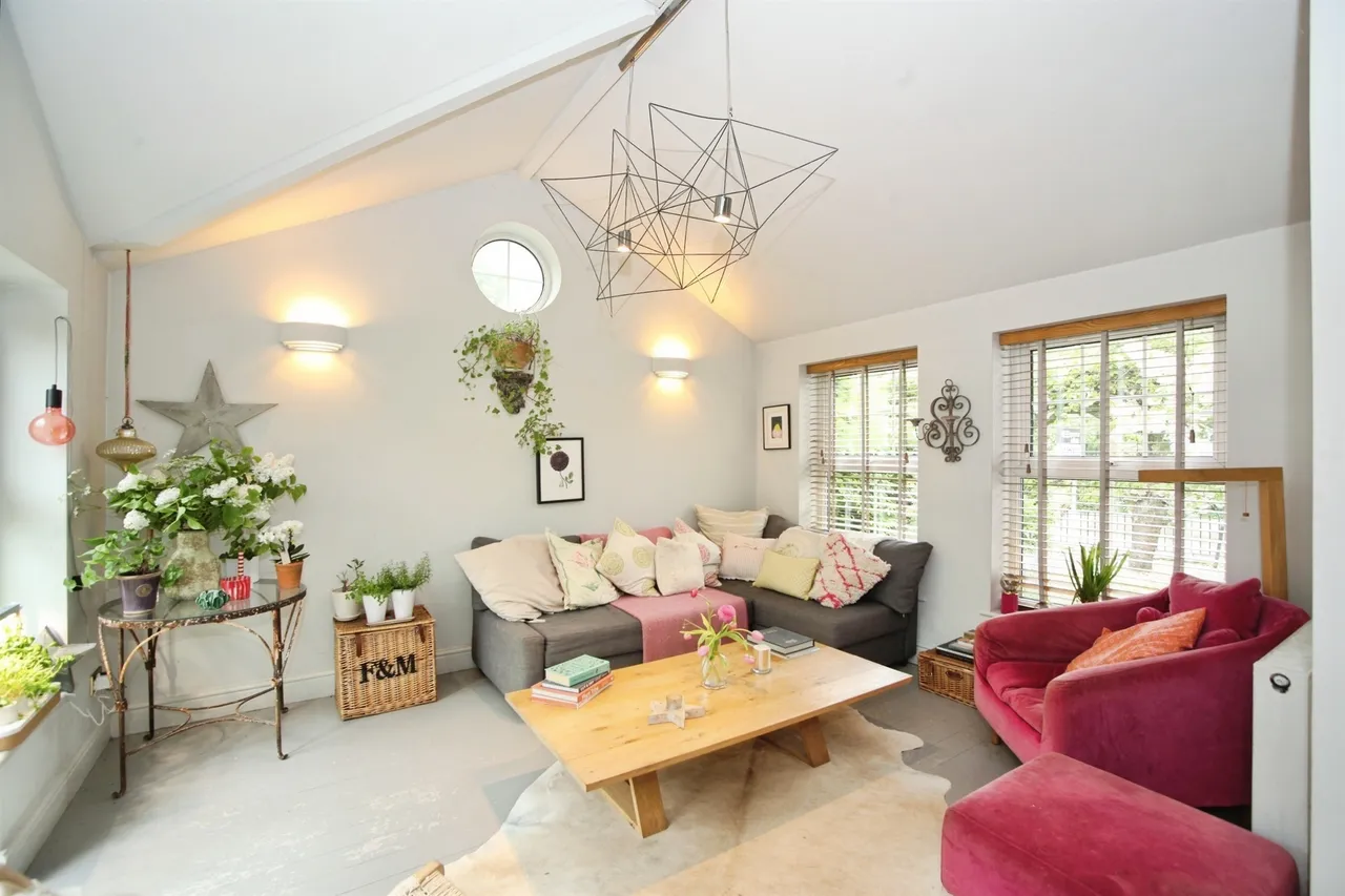 School Road, Pontyclun, CF72, photo 5