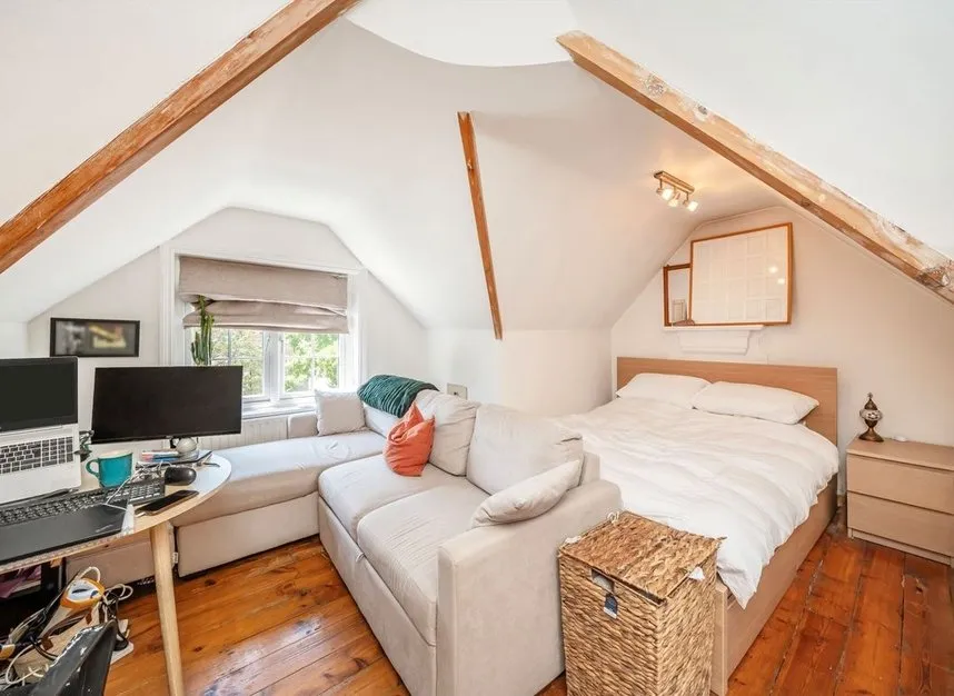 Lovelace Gardens, Surbiton, KT6, photo 2