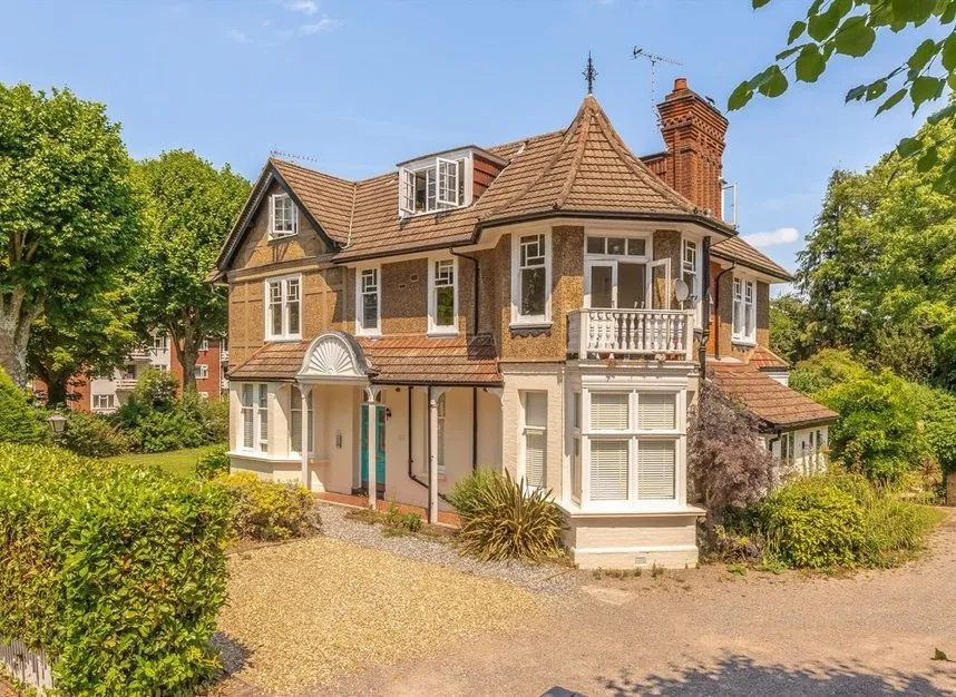 Lovelace Gardens, Surbiton, KT6, photo 5