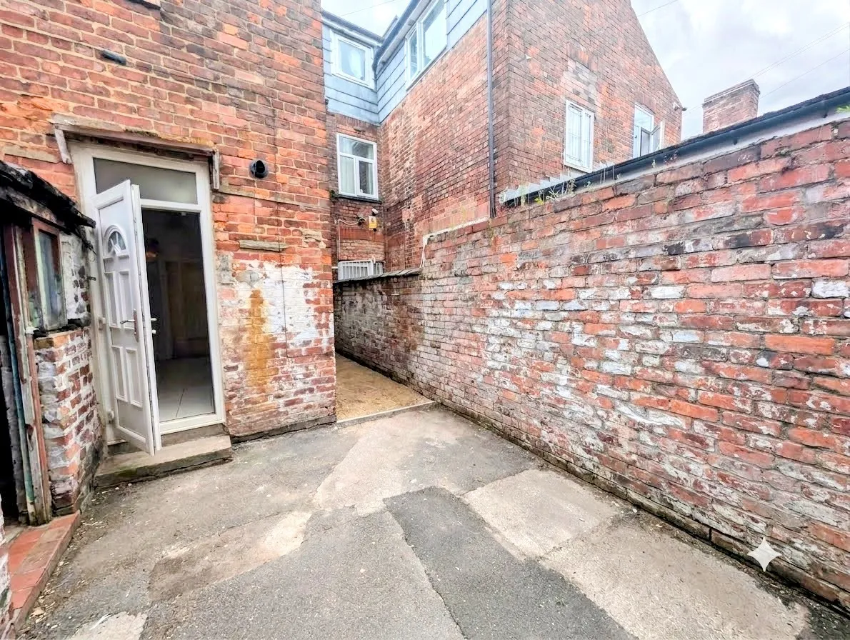 Kippax Street, Manchester M14, photo 9