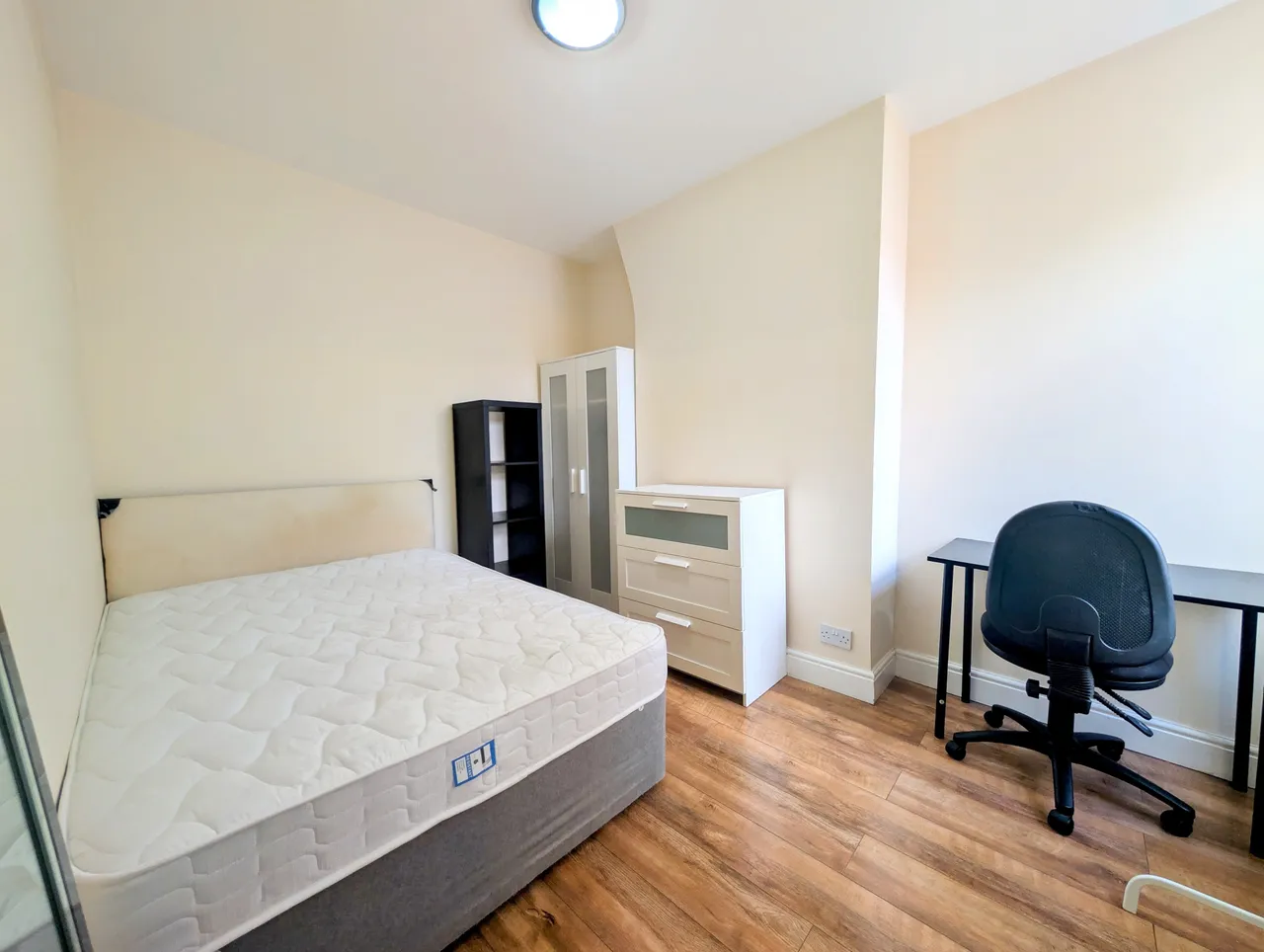 Kippax Street, Manchester M14, photo 5