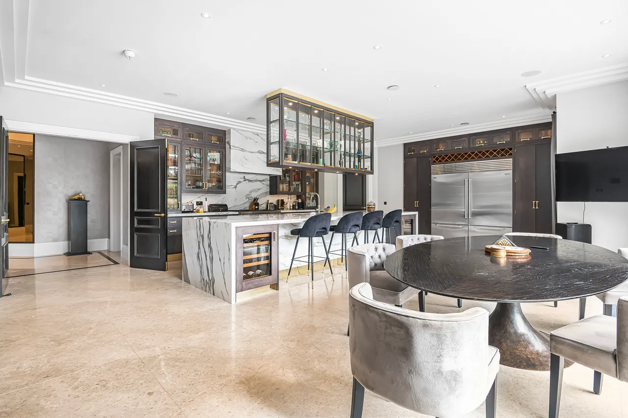 Abbots Drive, Virginia Water, GU25, photo 4