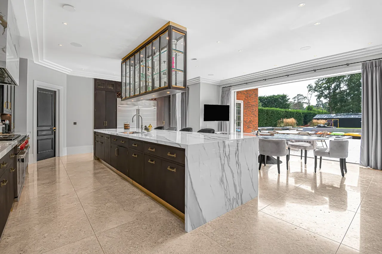 Abbots Drive, Virginia Water, GU25, photo 5