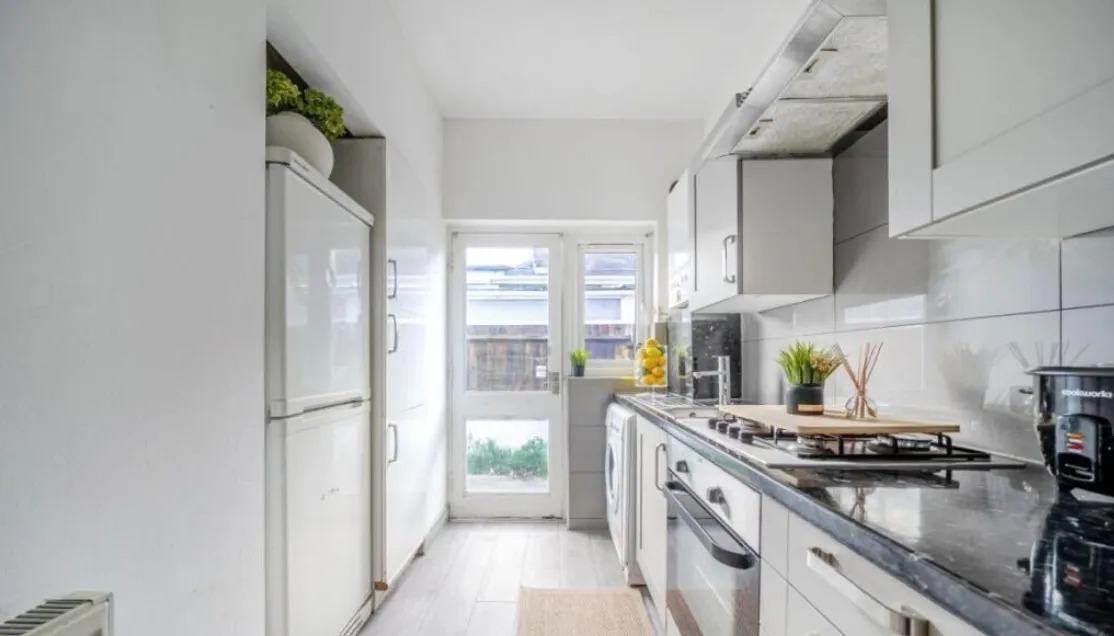 Adelaide Gardens, Romford, RM6 6SS, photo 9
