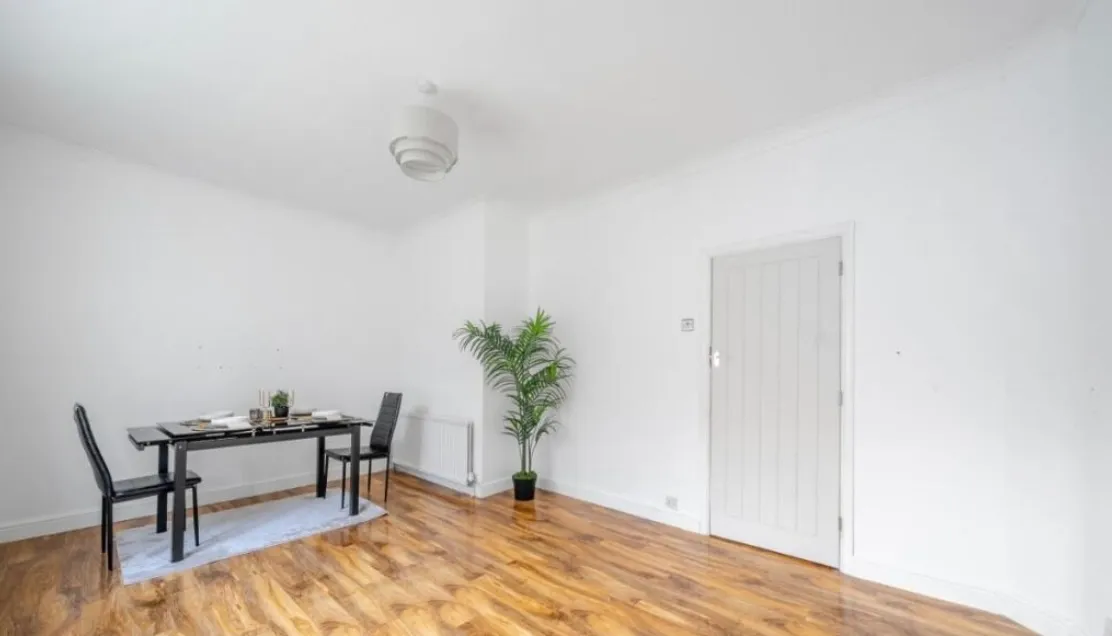 Adelaide Gardens, Romford, RM6 6SS, photo 6