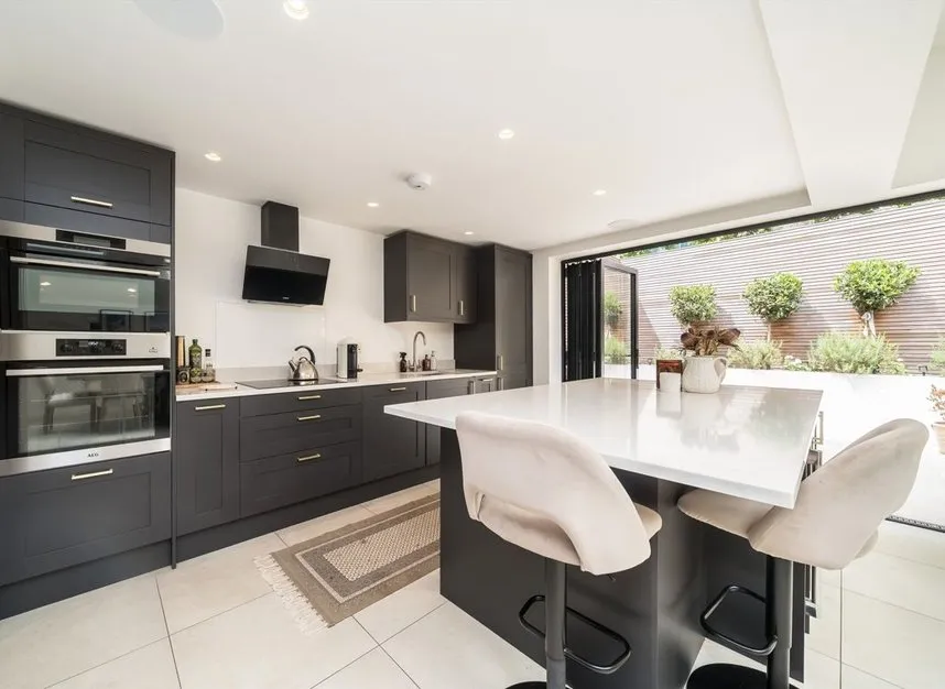 Orbel Street, Battersea, SW11, photo 2