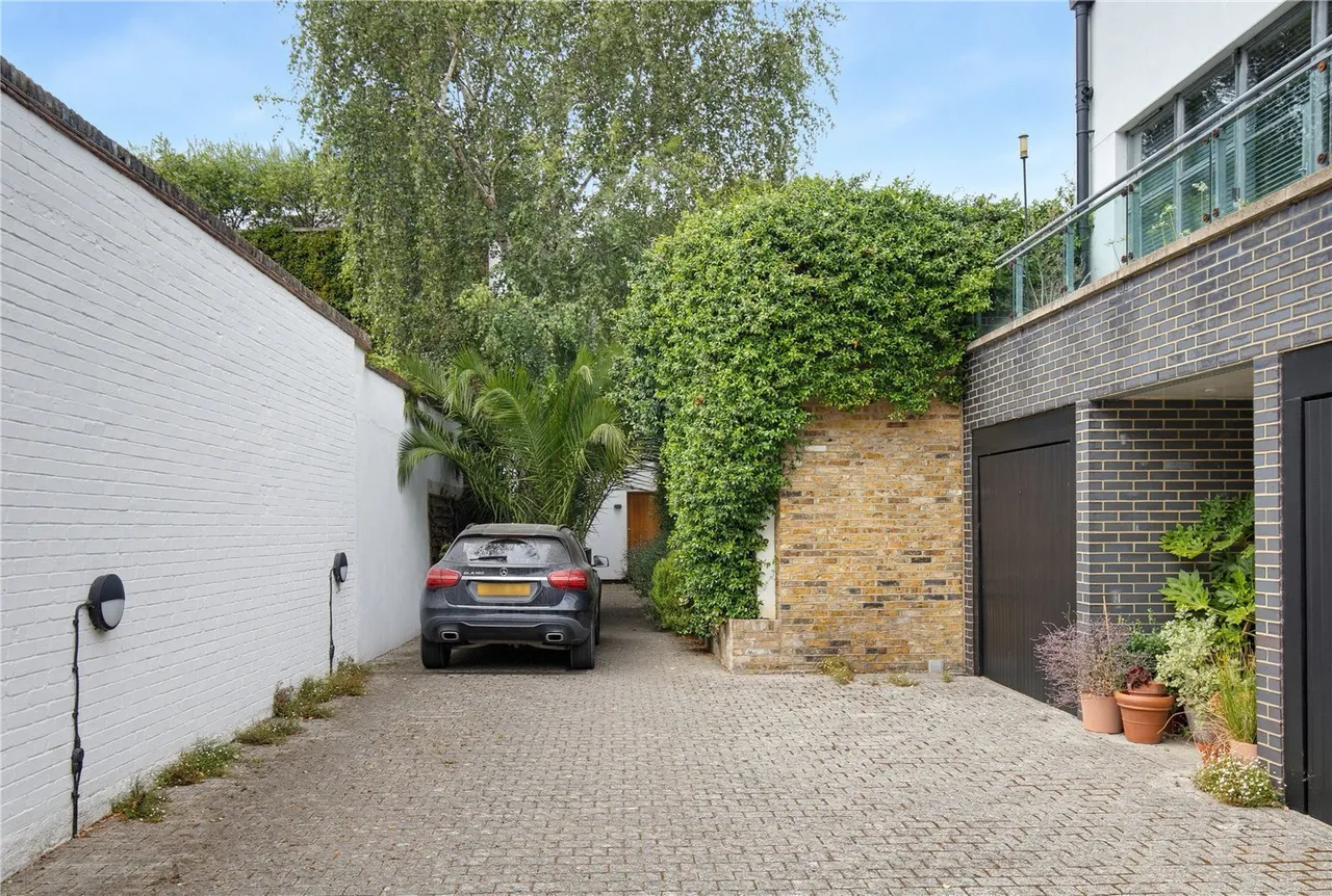 Battersea High Street, London, SW11, photo 16