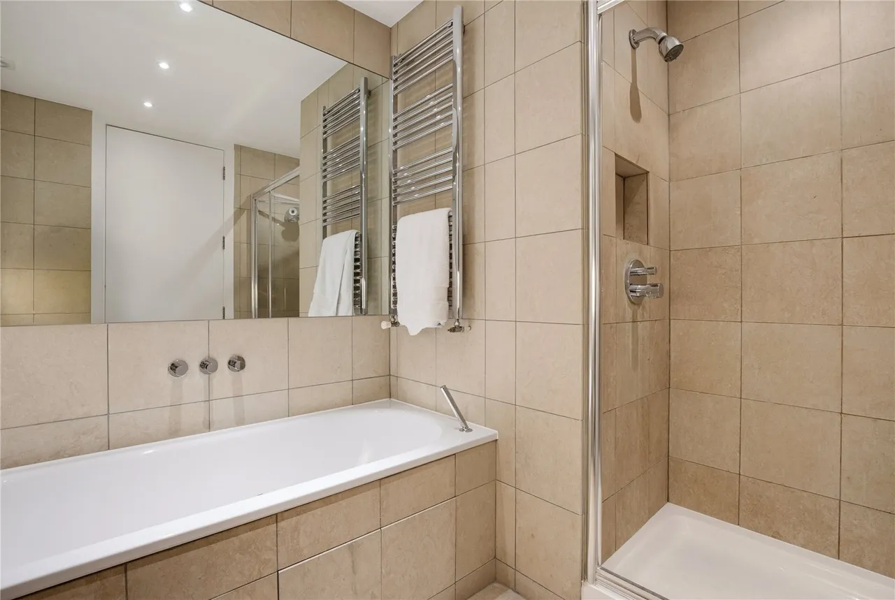 Battersea High Street, London, SW11, photo 8
