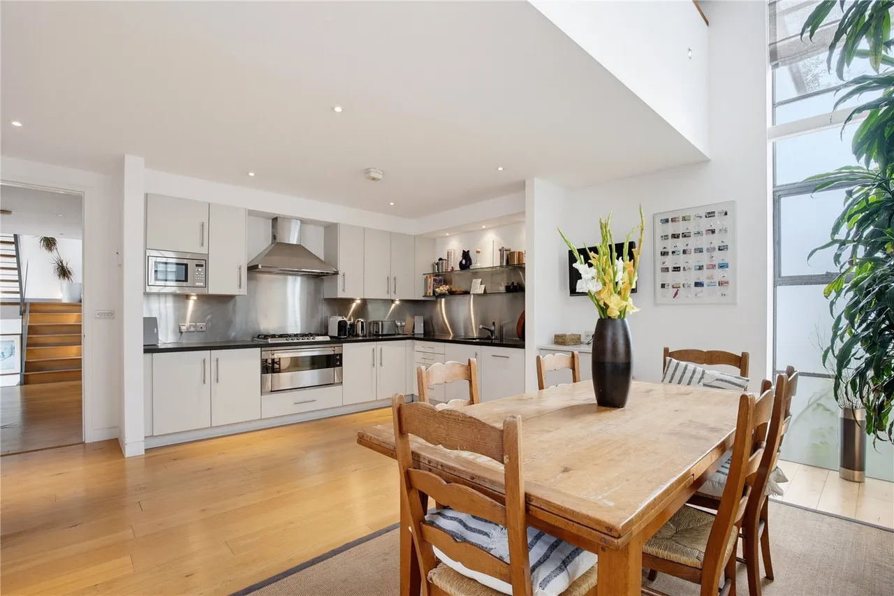 Battersea High Street, London, SW11, photo 6