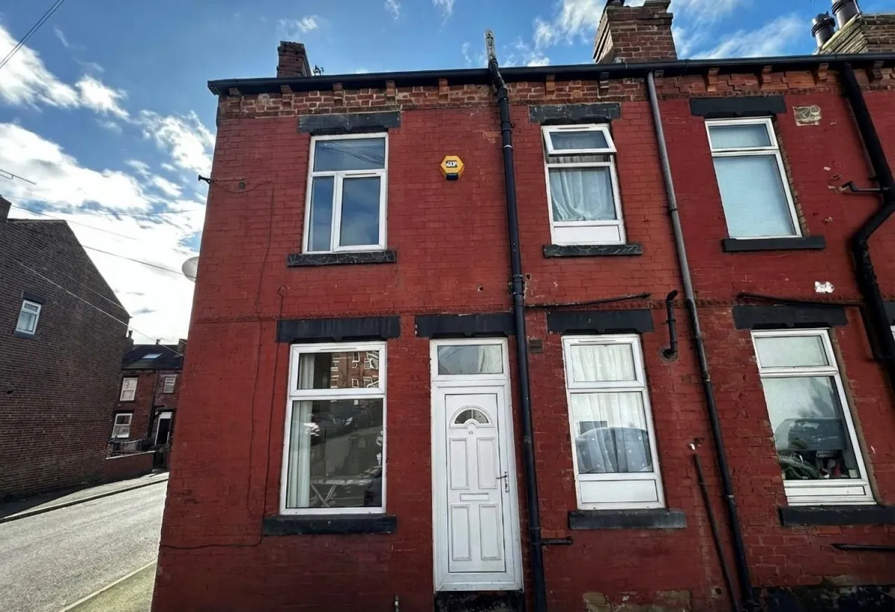 2 bed house for sale — Salisbury Avenue, Armley, LS12 2AR