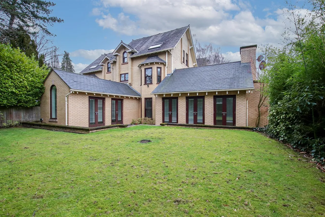 St. Margarets Road, Altrincham, WA14, photo 15
