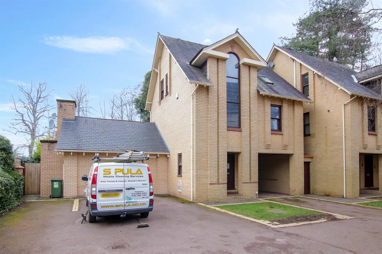 3 bed house for sale, St. Margarets Road, Altrincham, WA14