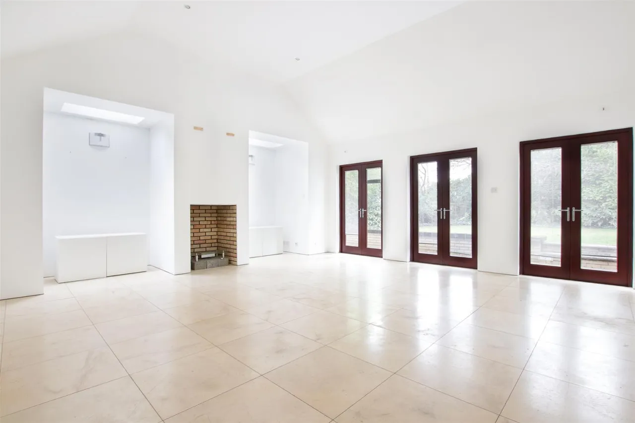 St. Margarets Road, Altrincham, WA14, photo 4