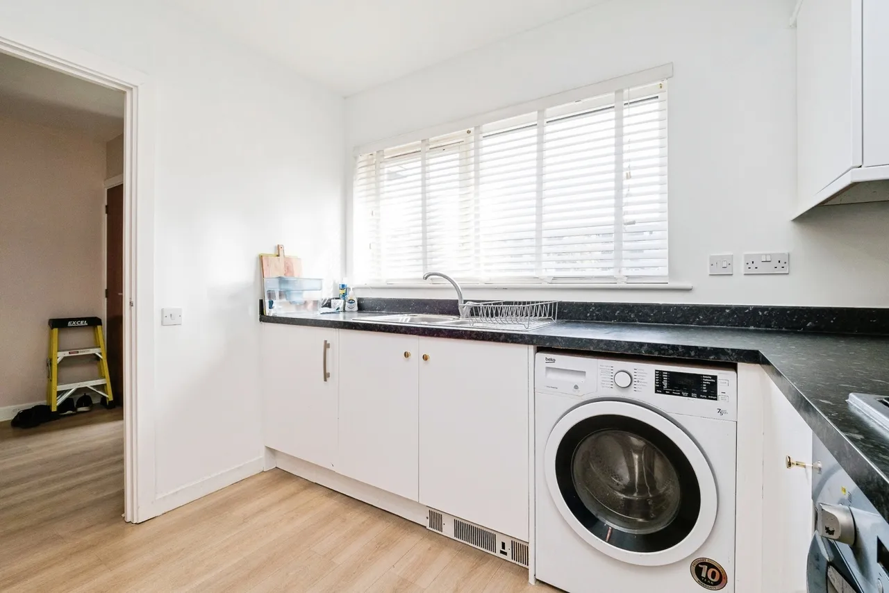 Davey Gardens, Barking, IG11, photo 6