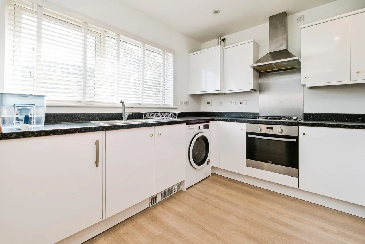 Davey Gardens, Barking, IG11, photo 5