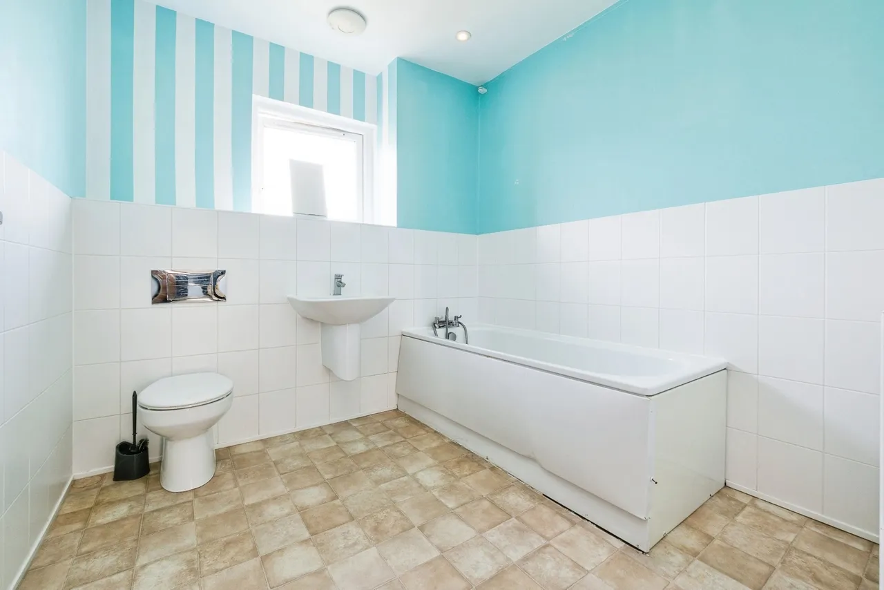 Davey Gardens, Barking, IG11, photo 22